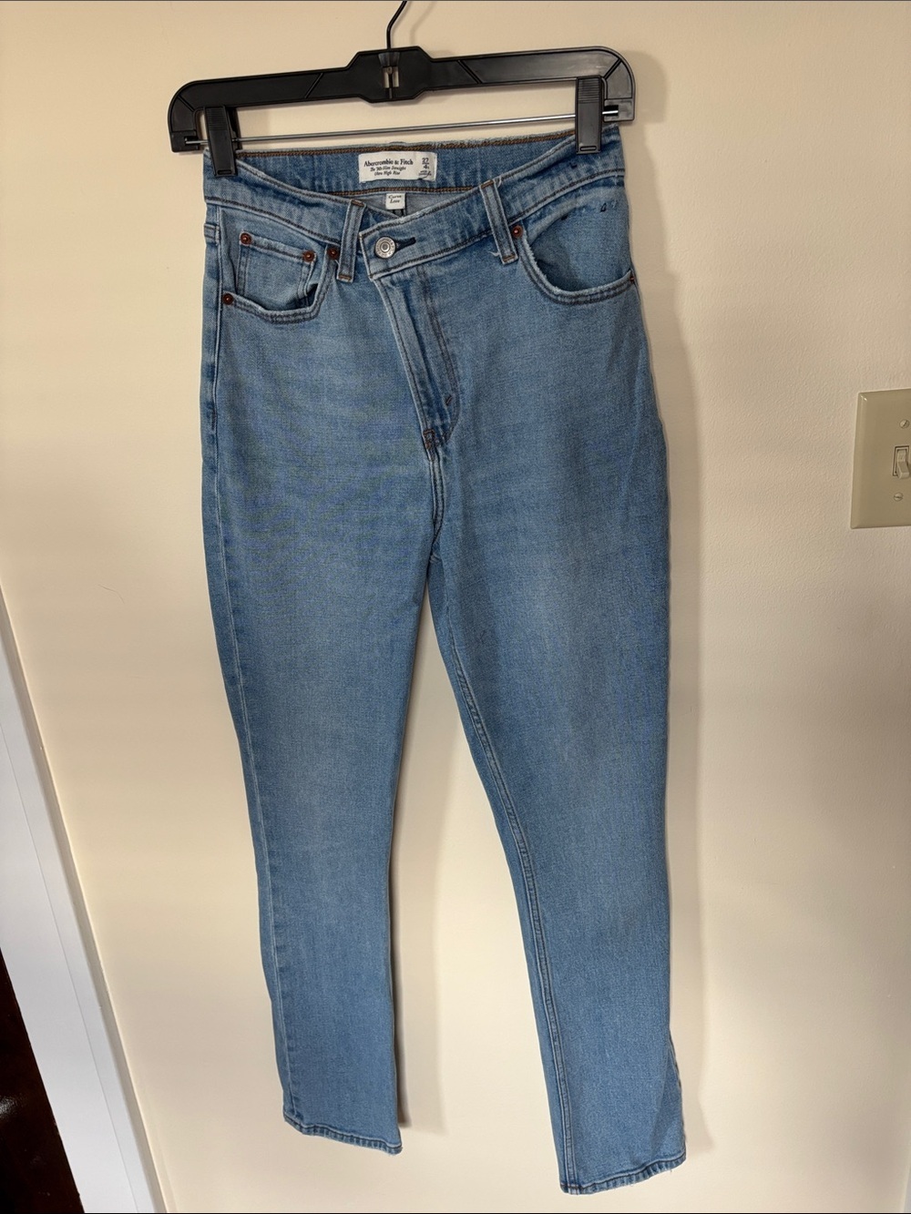 Abercrombie and fitch 90s Slim Straight High-Rise Light Blue Women’s Jeans